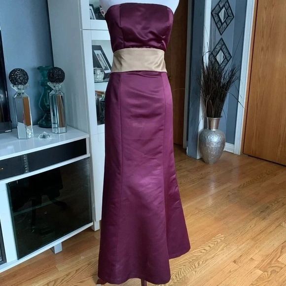 COPY - Bill Levkoff Strapless Gown - Picture 1 of 8